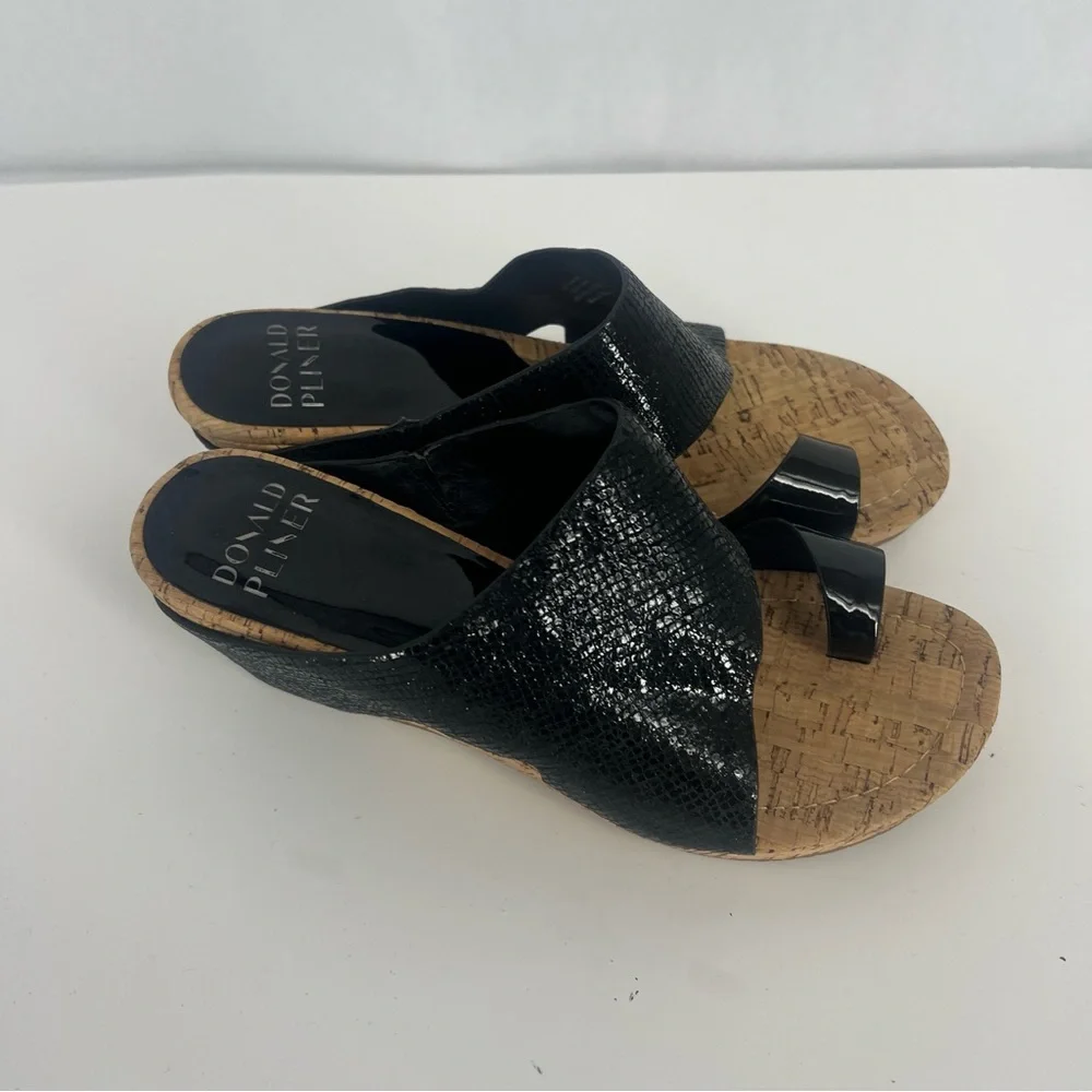 Donald Pliner Black Wedge Sandals Gretta - Picture 3 of 14